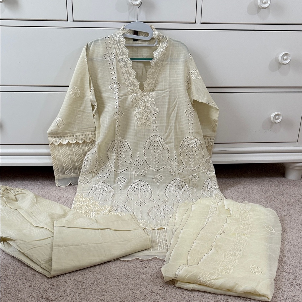 Pakistani cotton inn 3pcs lawn suit